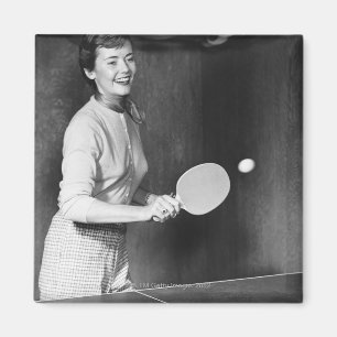 Aimant Une Femme Jouant Au Tennis De Table