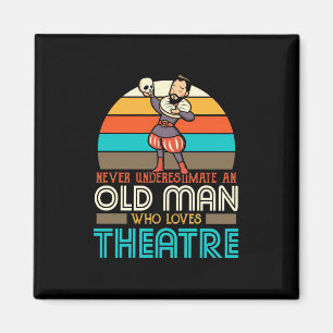 Aimant Vieux Homme qui aime le théâtre