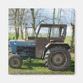 Aimant Vieux tracteur dans le paysage hollandais Fridge M