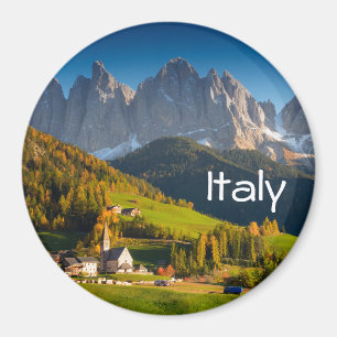 Aimant Village de dolomites dans l'aimant de chute avec