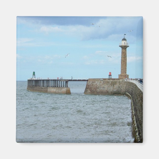 Aimant Whitby dans le North Yorkshire, Angleterre. (Devant)