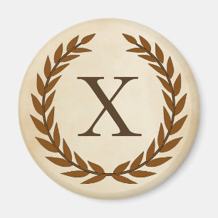 Aimant Wreath Laurel sur le monogramme de parchemin initi