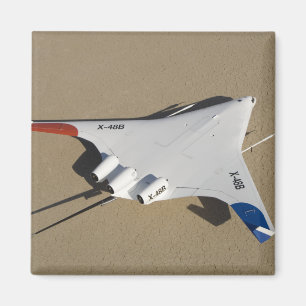 Aimant X-48B a mélangé le véhicule aérien touché par