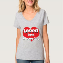 Aimé par un T-shirt de chien de délivrance