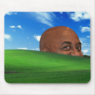 Ainsley Harriott im Windows XP-Hintergrund Mousepad