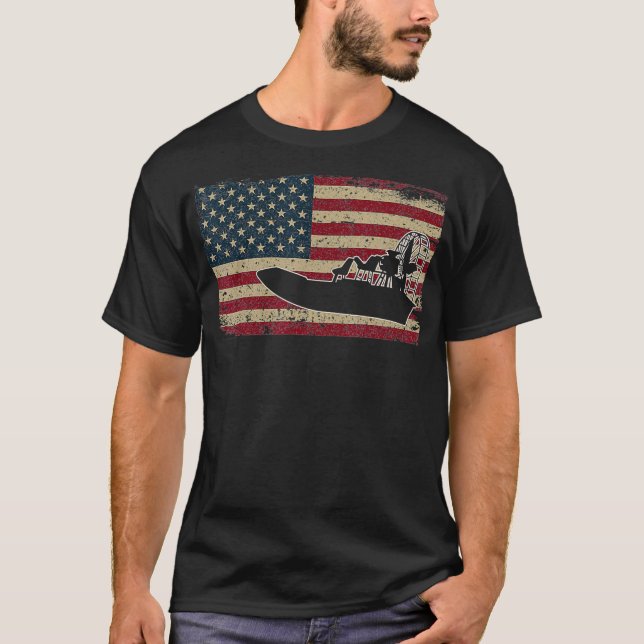 Airboat America Flag I Patriotic Airboat Captain T-Shirt (Vorderseite)