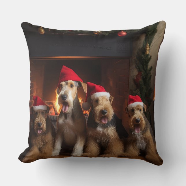 Airedale am Feuerplatz Weihnachten Kissen (Vorderseite)