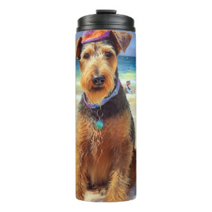 Airedale am Strand, Sommergeschenk für Hundeliebha Thermosbecher