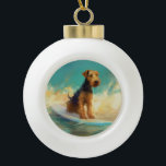 Airedale Beach Surfgrafik Keramik Kugel-Ornament<br><div class="desc">Tauchen Sie ein in die spielerische Welt des Kaninchen-Abenteuers mit diesem faszinierenden Bild. Ein gepflegter Hund geht zu den Wellen und reitet geschickt auf einem sonnengeküssten Strand. Das lebendige Kunstwerk vereint wunderbar das Wesentliche der Erregung am Strand, während der Hund furchtlos auf den Wellen reitet und den Geist von Spaß...</div>