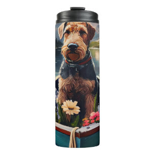 Airedale Dog on a Paddle: Ein Landschaftliches Abe Thermosbecher