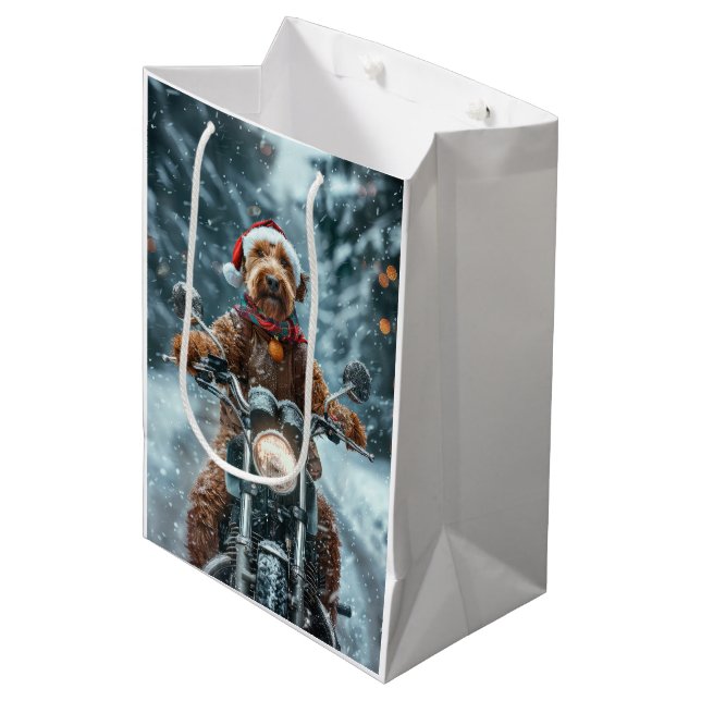 Airedale Dog Riding Motorrad Weihnachten Mittlere Geschenktüte (Vorderseite Schrägansicht)