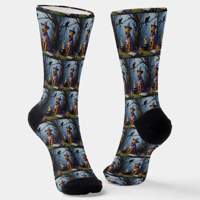 Airedale Dog Whimsical Halloween Malerei Socken (Gewinkelt)