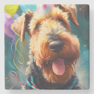Airedale-Hund mit Geburtstagshut und Luftballons Steinuntersetzer
