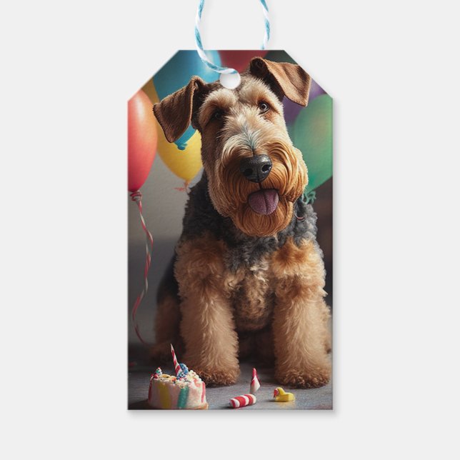Airedale Hund mit Kuchen und Ballons Geschenkanhänger (Vorderseite)