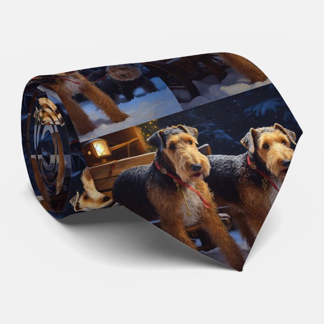 Airedale Snowy Sleigh Reiten Weihnachtsdekor Krawatte (Gerollt)