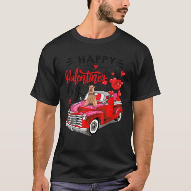 Airedale Terrier Happy Valentine's Day Classic Car T-Shirt (Vorderseite)