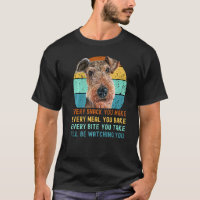 Airedale Terrier Hund jeden Snack, den Sie machen