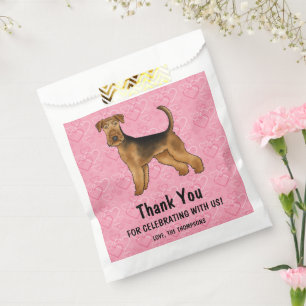Airedale Terrier Hund mit rosa Herzen Vielen Dank Geschenktütchen