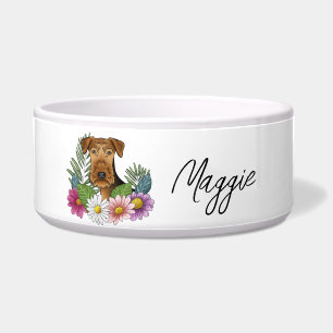 Airedale Terrier mit farbenfrohen Blumen und Namen Napf