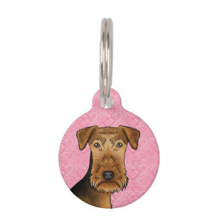 Airedale Terrier Süßer Hundekopf auf rosa Herzen Haustiermarke