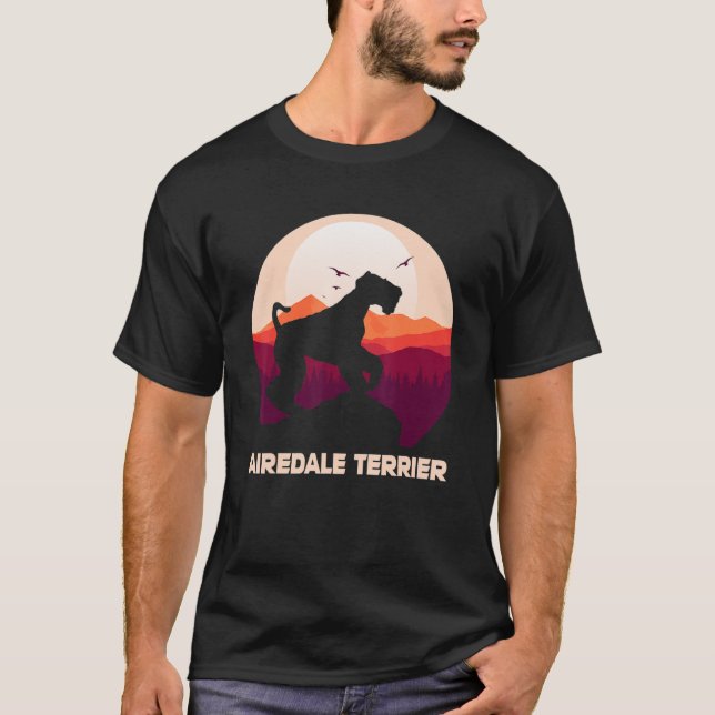 Airedale Terrier und Moon Halloween T-Shirt (Vorderseite)