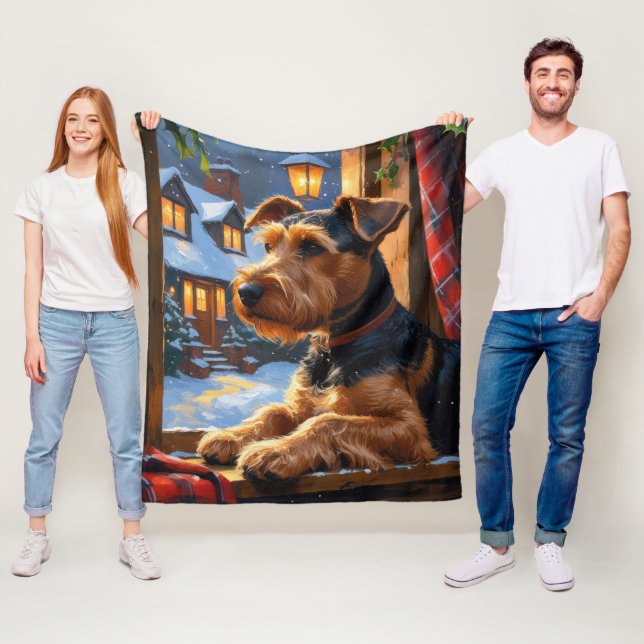 Airedale Terrier With Christmas Lights Holiday  Fleecedecke (Beispiel)