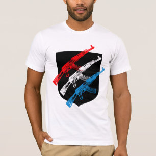 AK 47, Rot, Weiß und Blau T-Shirt