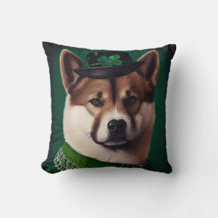 Akita-Hund in St. Patrick's Day-Kleid  Kissen