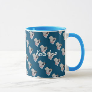akita spielen mit rosa niedlichen Hund Tasse