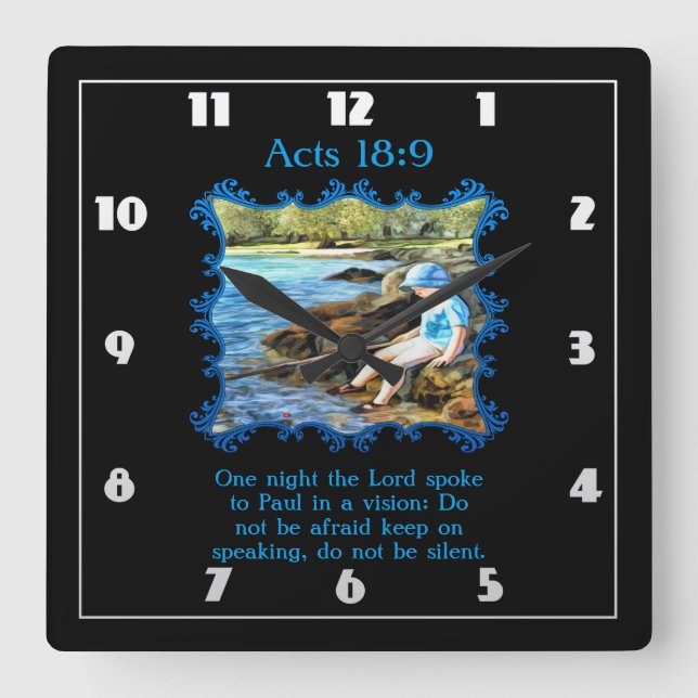 Akt 18:9 Baby Junge fischen im Fluss. Quadratische Wanduhr (Vorderseite)