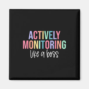 Aktive Überwachung wie eine Boss Shirt Staat-Testu Magnet