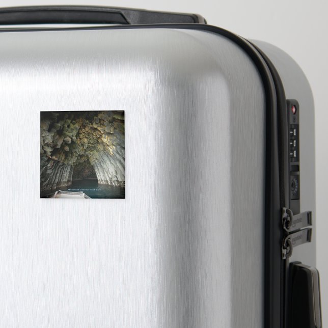 Akun Island Columnar Basalt Höhle Magnet (In Situ (Gepäck))