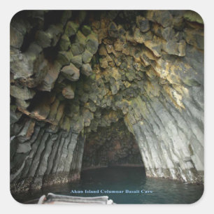 Akun Island Columnar Basalt Höhle Quadratischer Aufkleber