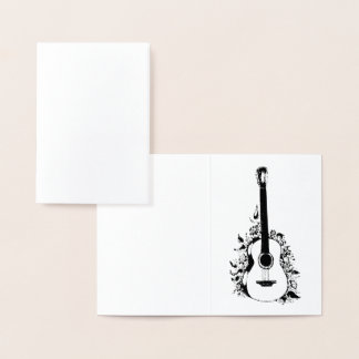 Akustische Gitarre auf einem Hintergrund von Blume Folienkarte