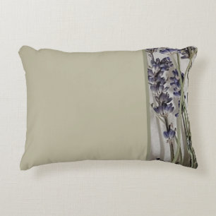 Akzentuiert mit Lavendel Lumbar Kissen