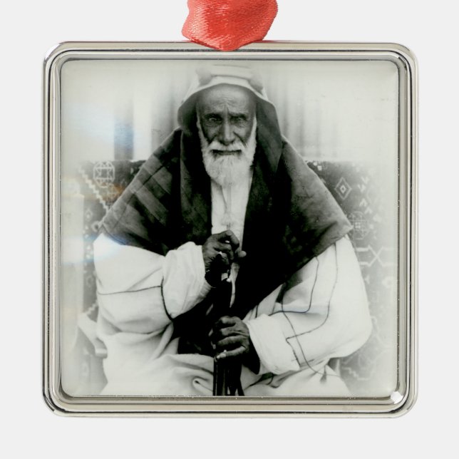 Al Khalifah Isa Ibn Ali Silbernes Ornament (Vorne)