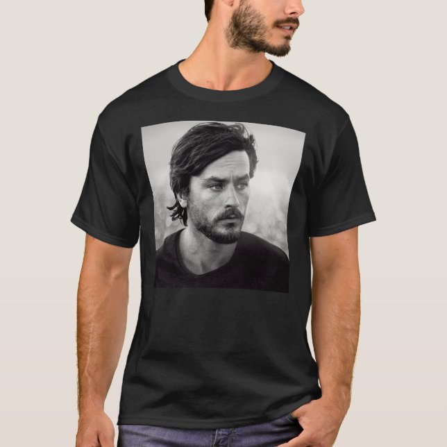 Alain Delon mit klassischem Bart-T - Shirt (Vorderseite)