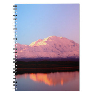 Alaska, Denali-Nationalpark, Mt. McKinley bei Notizblock