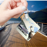 Alaska Kreuzfahrtschiff Elch und Berge Schlüsselanhänger<br><div class="desc">Dieses Design kann in dem Bereich personalisiert werden, der durch das Ändern des Fotos und/oder Textes zur Verfügung gestellt wird. Sie können auch angepasst werden, indem Sie auf Vorlage personalisieren klicken und dann auf die Schaltfläche klicken, um weitere Optionen anzupassen, um die Hintergrundfarbe zu löschen oder zu ändern, Text hinzuzufügen,...</div>