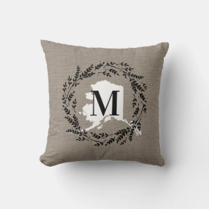 Alaska Rustic Wreath Monogram Throw Kissen