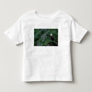 Alaska, Unalaska-Insel Weißkopfseeadler unter Noot Kleinkind T-shirt