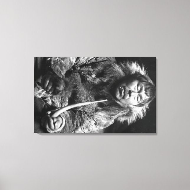 Alaskan Eskimo Rauchen Pipe Foto Leinwanddruck (Vorderseite)