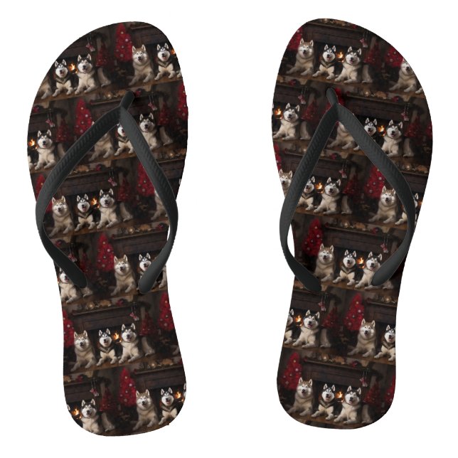 Alaskan Malamute am Feuerplatz Weihnachten Flip Flops (Fußbett)
