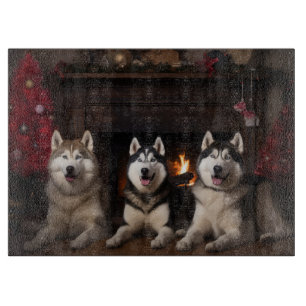 Alaskan Malamute am Feuerplatz Weihnachten Schneidebrett
