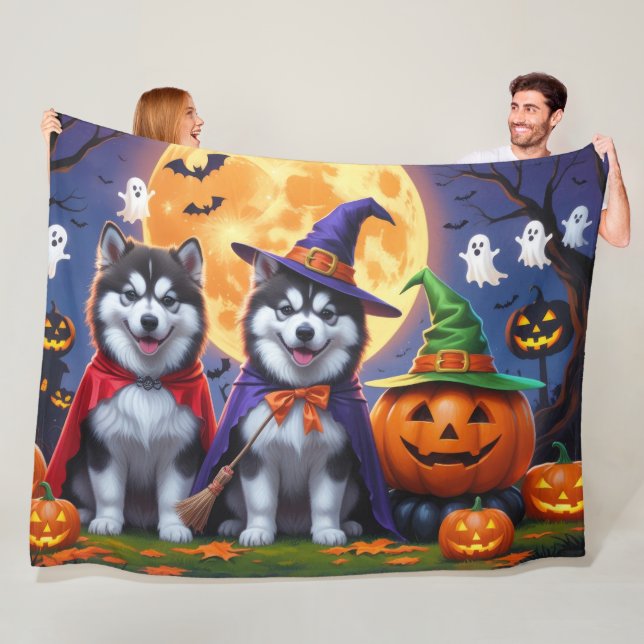 Alaskan Malamute Hogs Pumpkin Halloween Funny Fleecedecke (Beispiel)