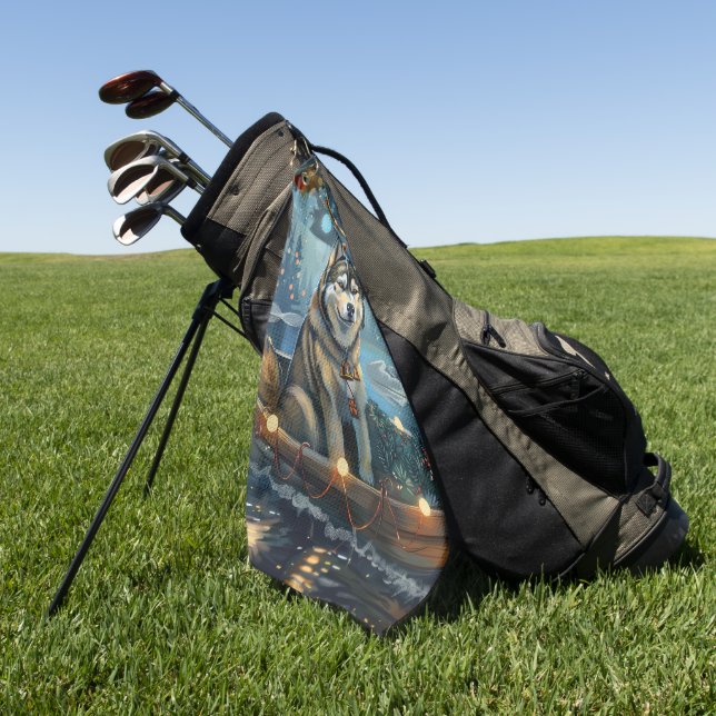 Alaskan Malamute Weihnachtsreise Golfhandtuch (Gras)