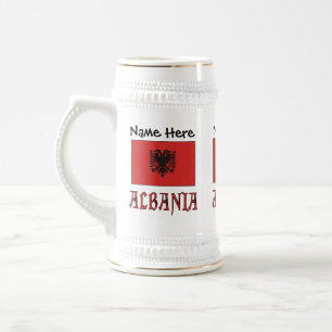 Albanien und albanische Flagge mit Ihrem Namen Bierglas