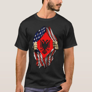 Albanienblutflagge im Inneren Albaniens T-Shirt