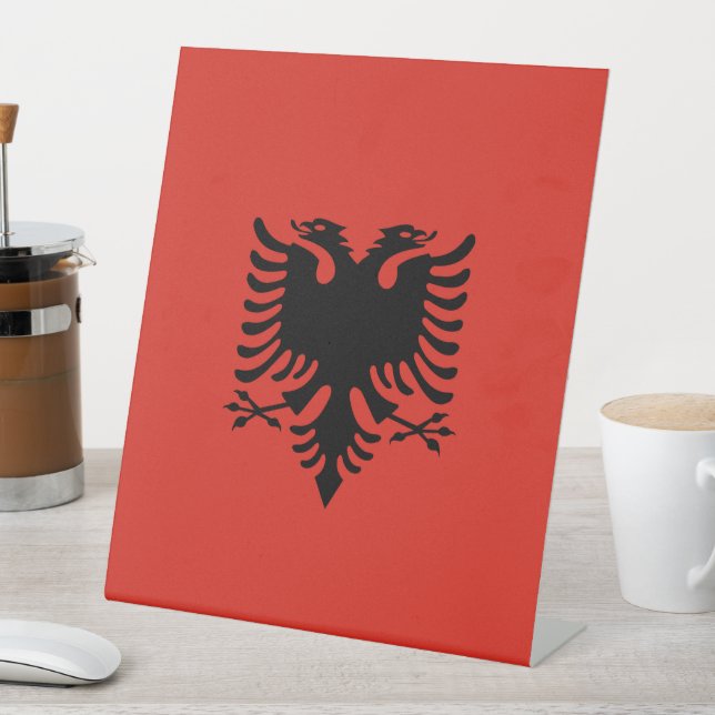 albanische Flagge Sockelschild (In Situ)