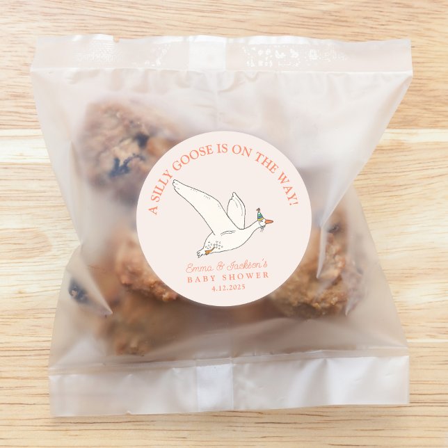 Alberne Gans auf der Way Baby Dusche Runder Aufkleber (Von Creator hochgeladen)